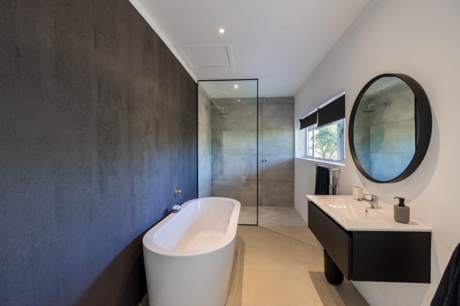 8 Bedroom Property for Sale in Airport Western Cape